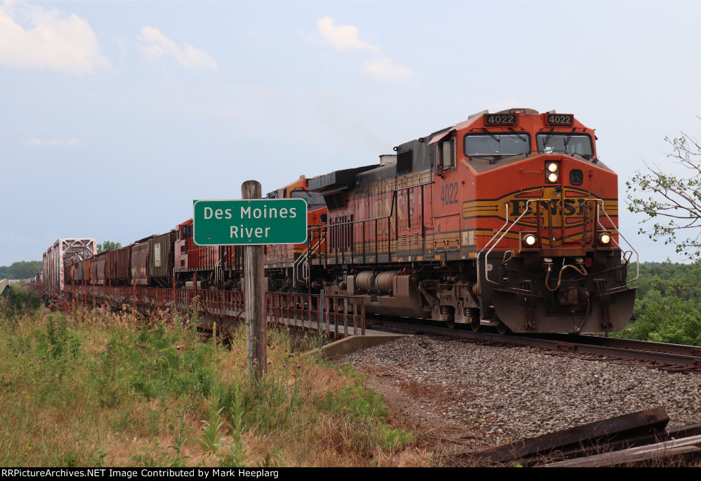 BNSF 4022